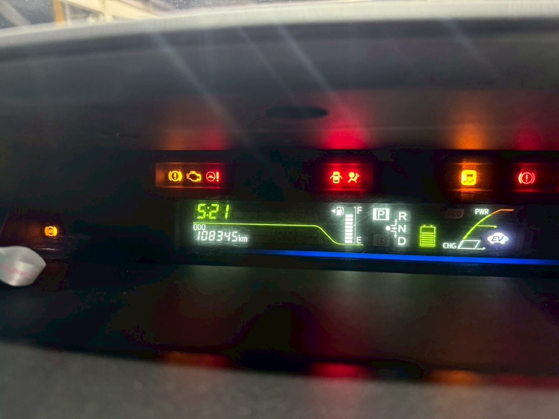 プリウスα ハイブリッドバッテリー交換!10万キロでのエラー、原因はまさかのECU電池断線 その3