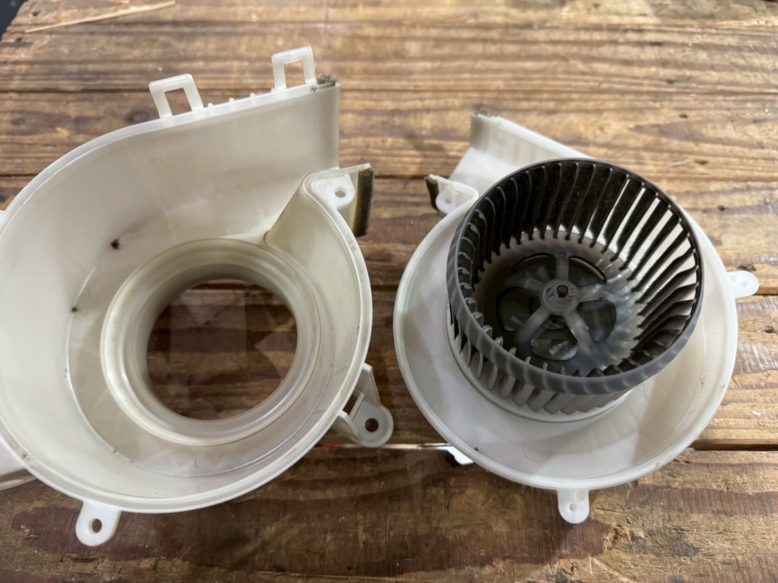 プリウスα ハイブリッドバッテリー交換!10万キロでのエラー、原因はまさかのECU電池断線 その7