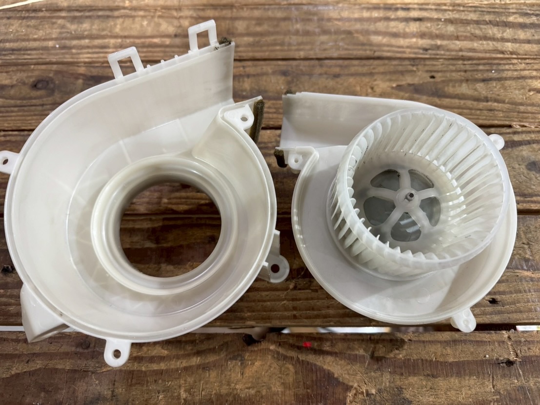 プリウスα ハイブリッドバッテリー交換!10万キロでのエラー、原因はまさかのECU電池断線 その8