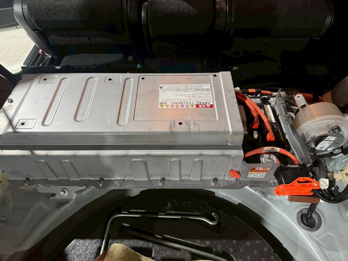 25万キロは通過点　レクサスCT200h、新品バッテリーと冷却清掃で次なるステージへ その4