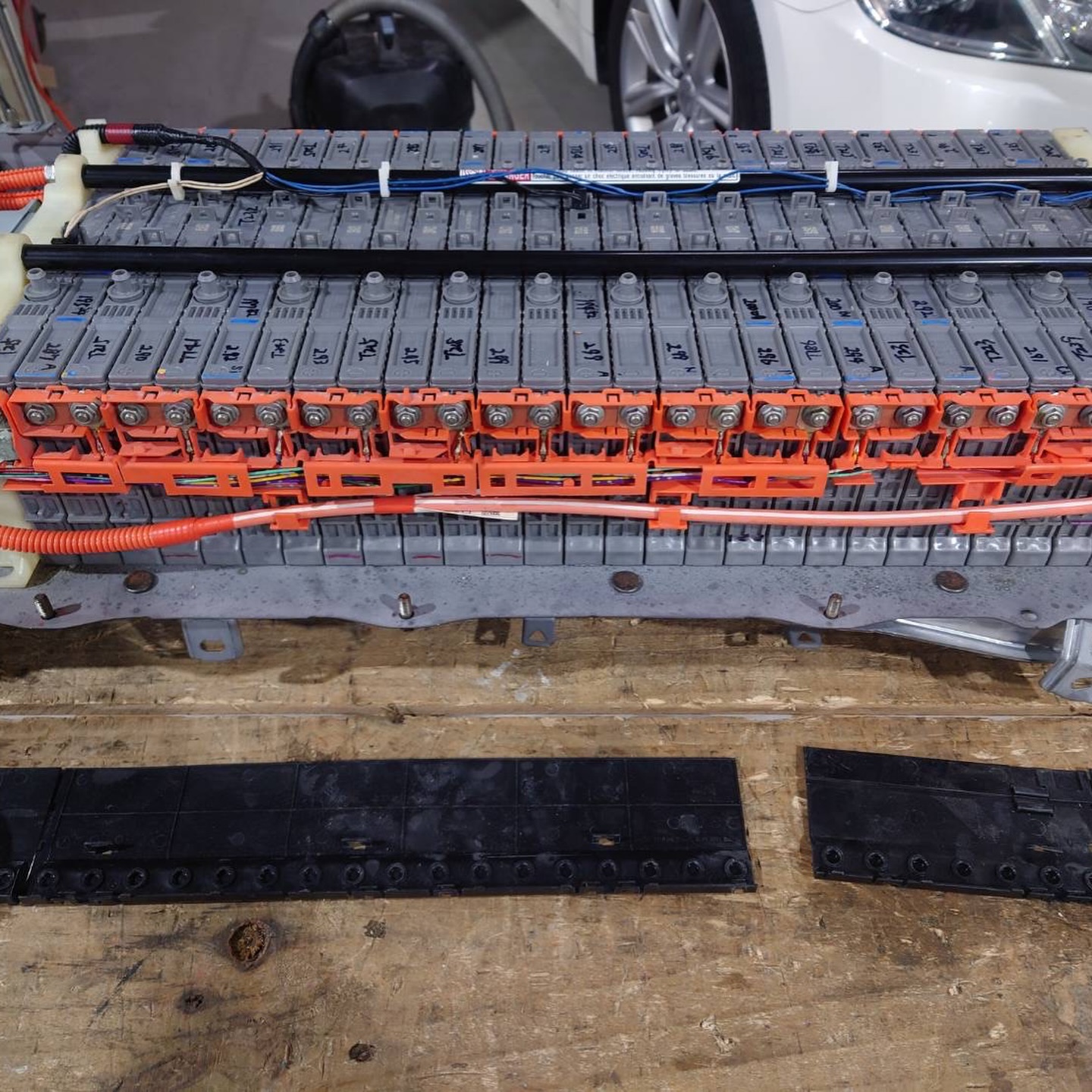 30プリウス ハイブリッドバッテリー交換!「車検まで乗りたい」を叶えるコスパ重視の修理 その3