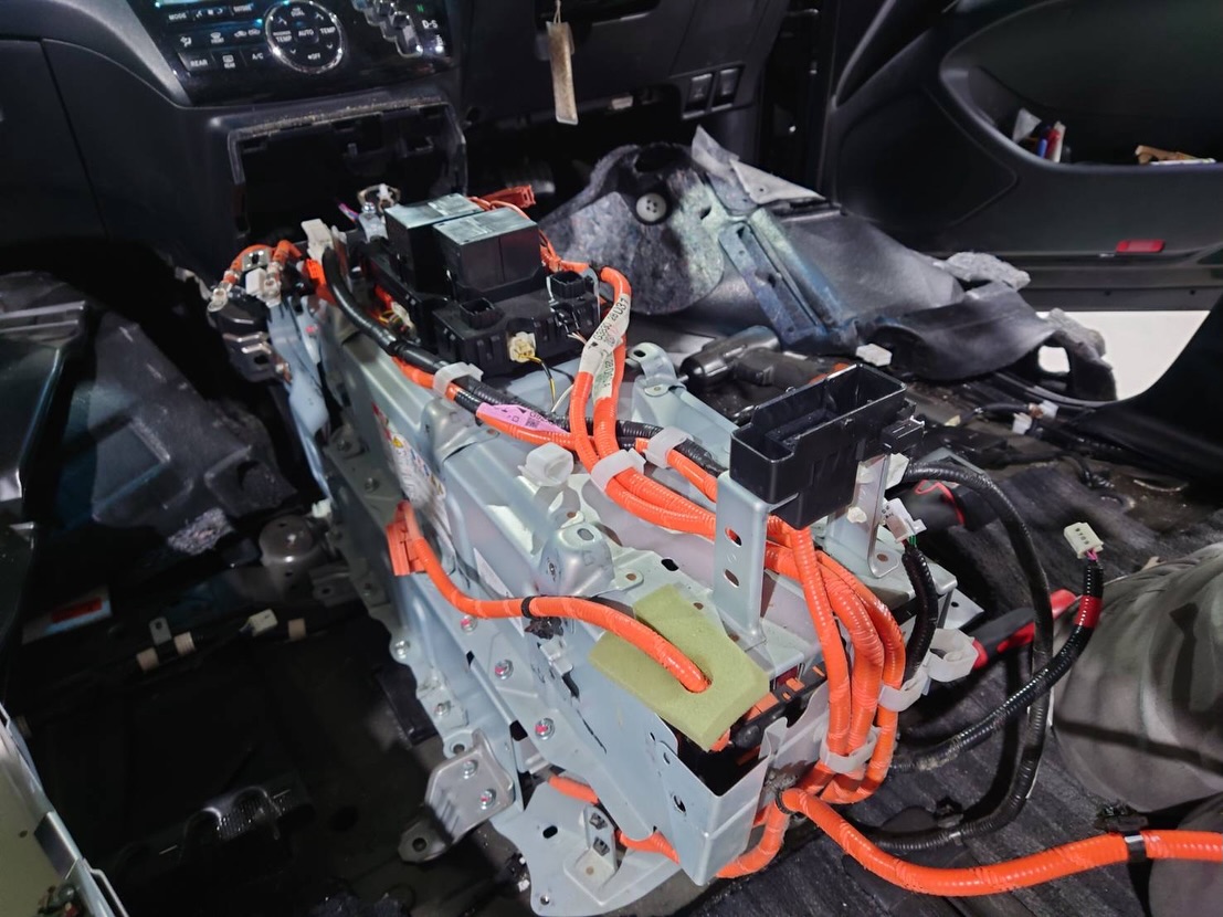 走行距離26万キロを超えるエスティマハイブリッド(AHR20W)のハイブリッドバッテリー交換 その2