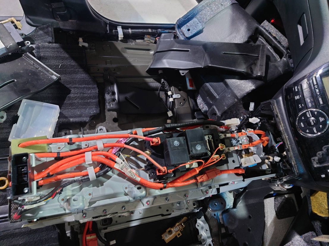 走行距離26万キロを超えるエスティマハイブリッド(AHR20W)のハイブリッドバッテリー交換 その3