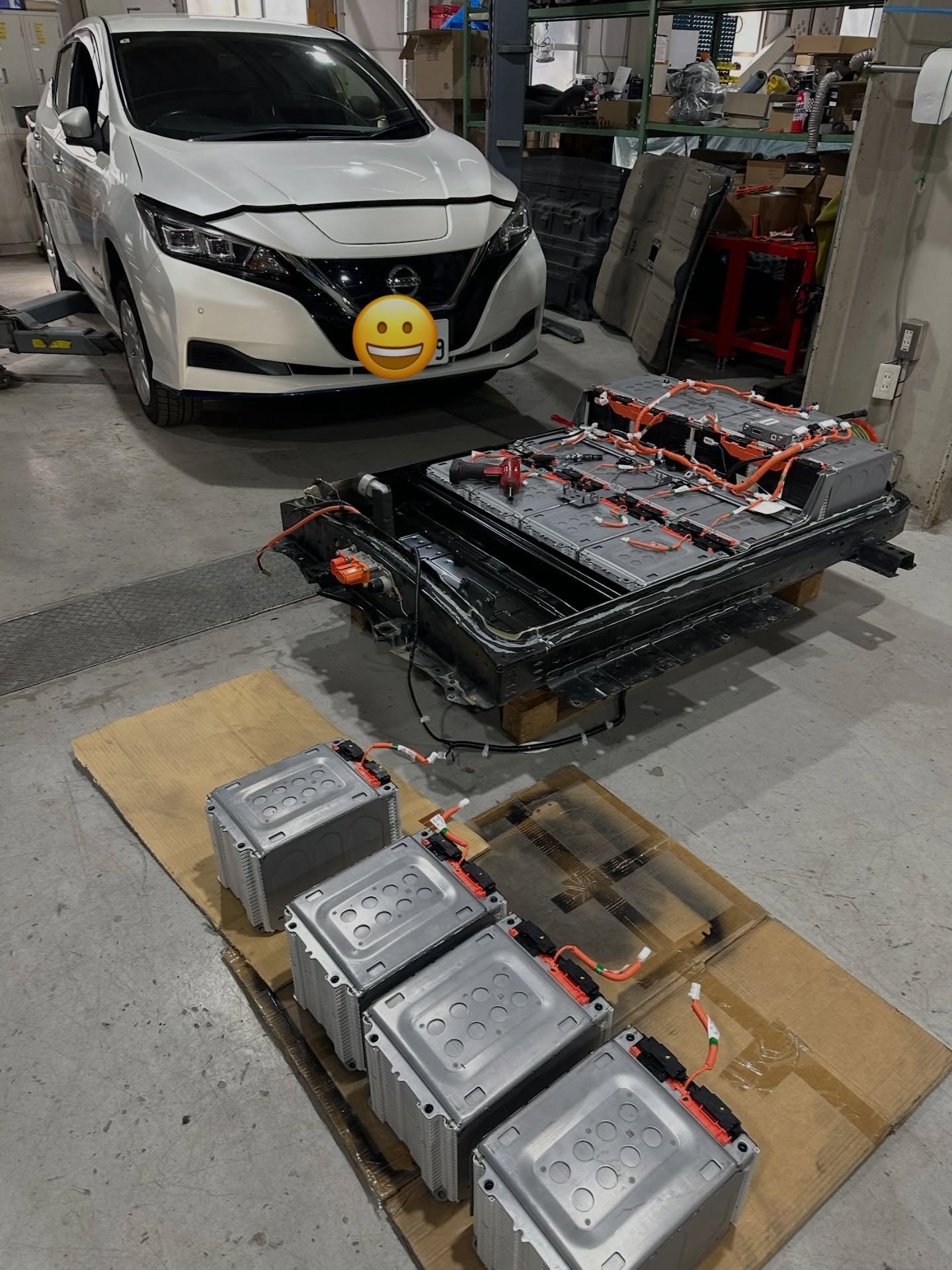 和歌山県から保険会社のレッカー搬送にてご入庫いただいた、ZE1日産 リーフ e+(62kWhモデル)の重整備レポート その2