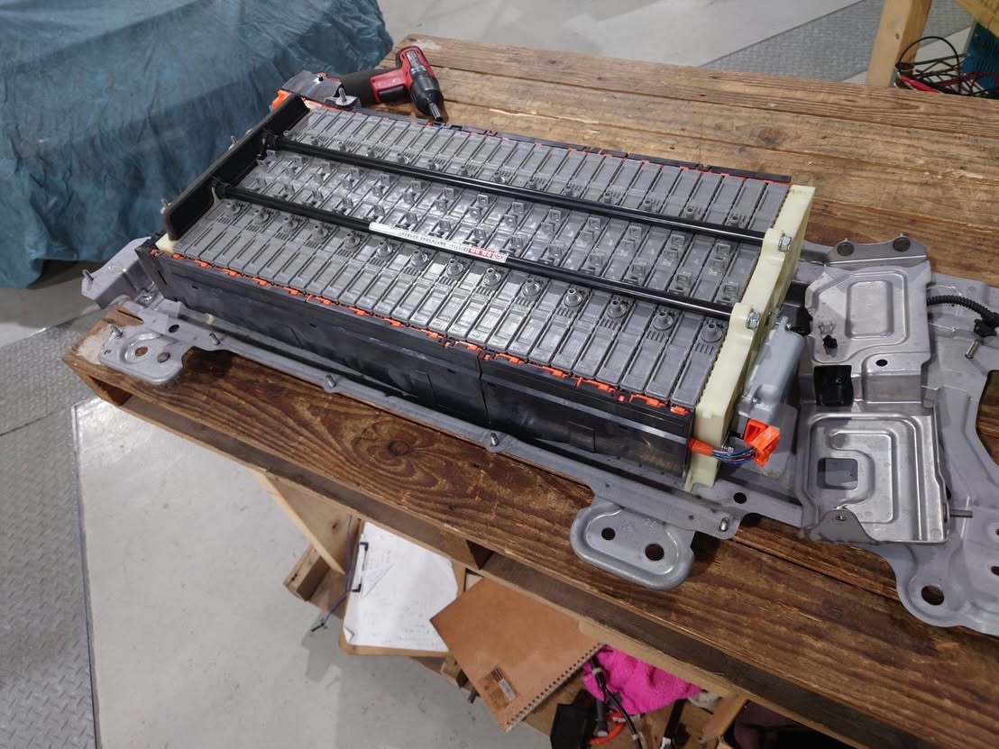 トヨタ・ノアハイブリッド（ZWR80）のハイブリッドバッテリー交換作業 その4